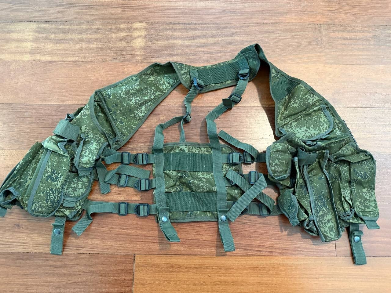 Russian Splav Tarzan Vest - EMR Digital Flora Camouflage - Chest Rig System