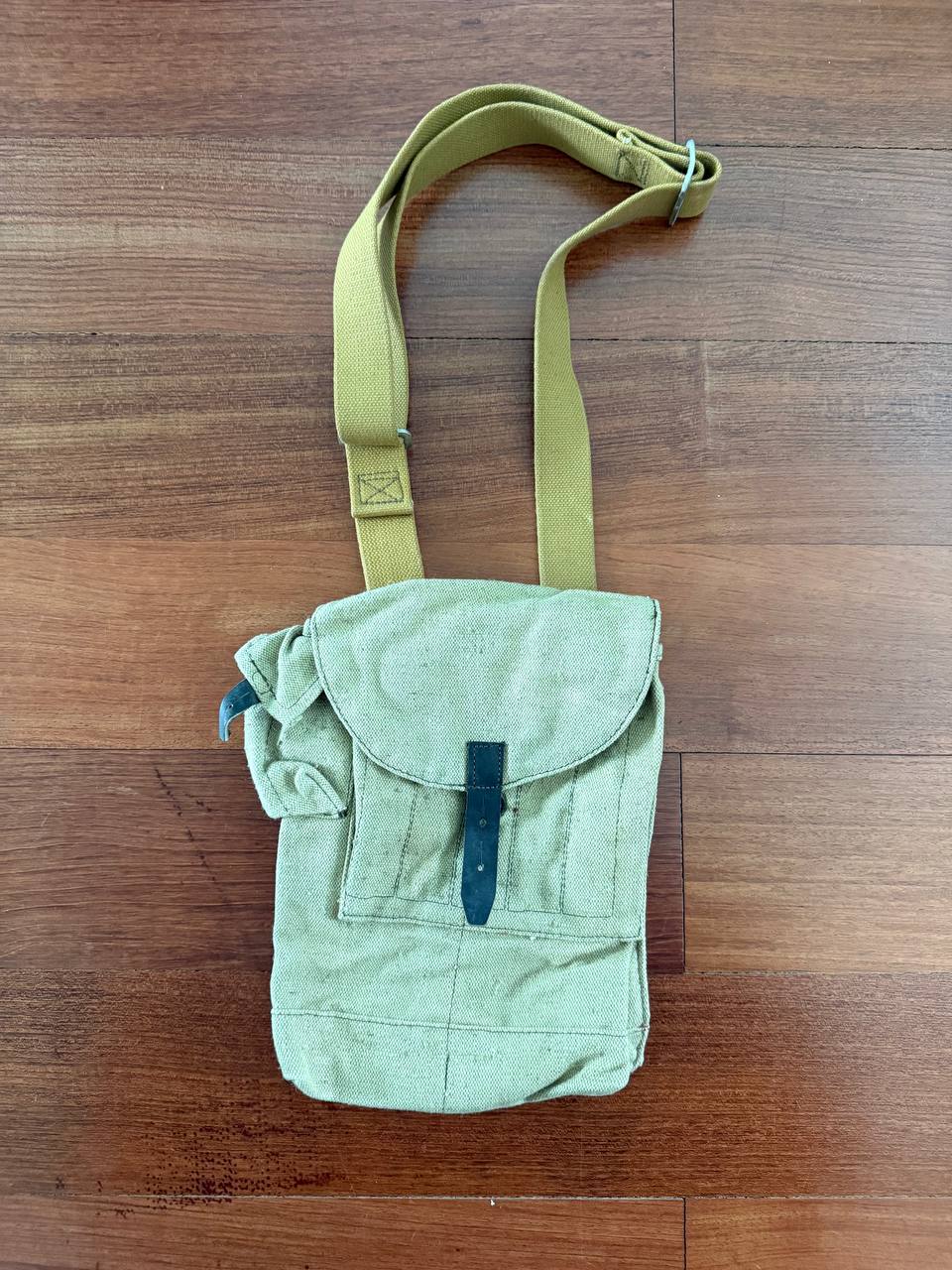Russian Soviet USSR Pouch for 4 AK Mags & Grenade