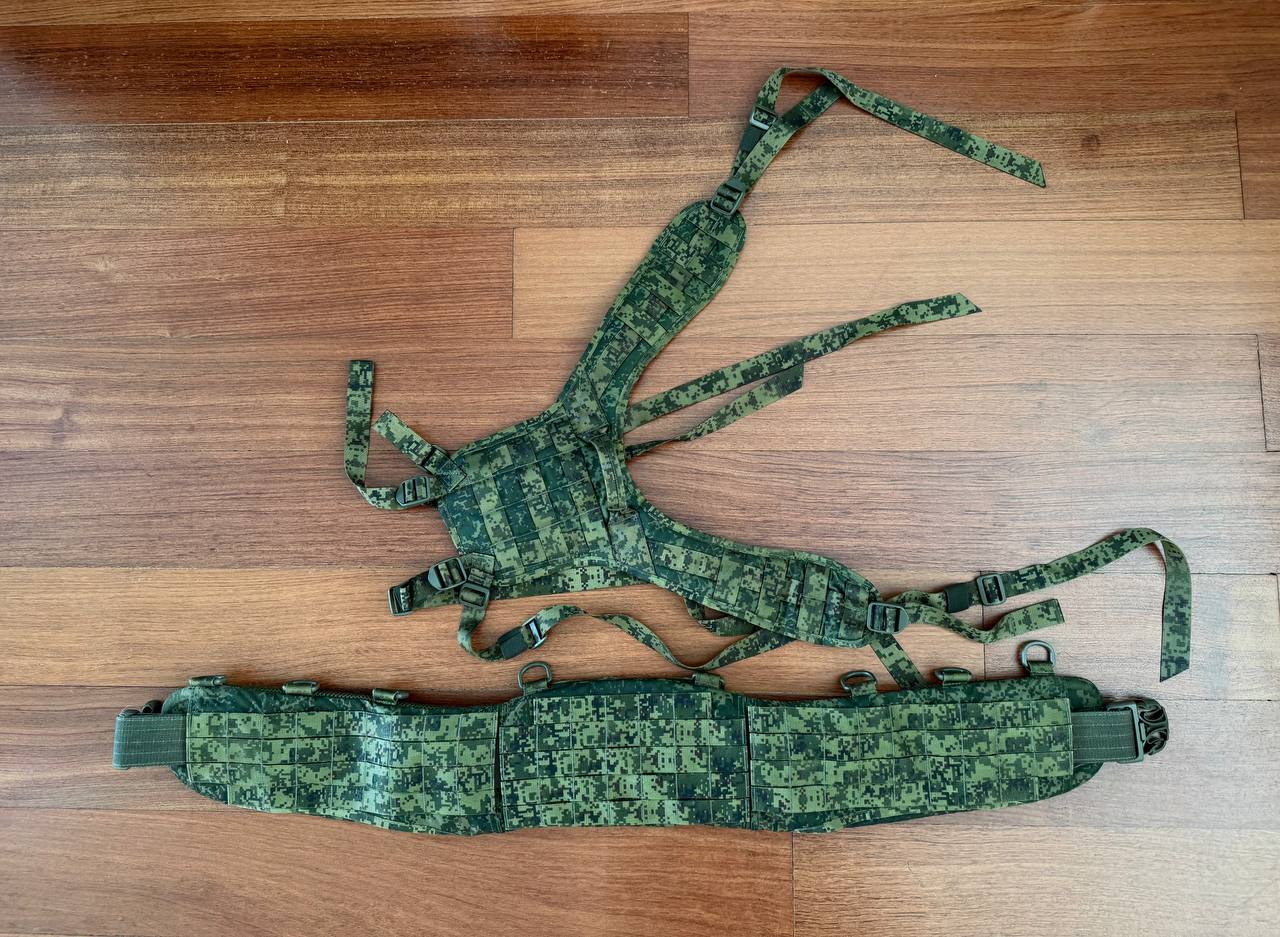 Russian SSO - "Voin" Belt & "Meduza" Suspenders Set – EMR - Size 44-48, featuring green digital camouflage tactical gear designed for secure fit and durability.