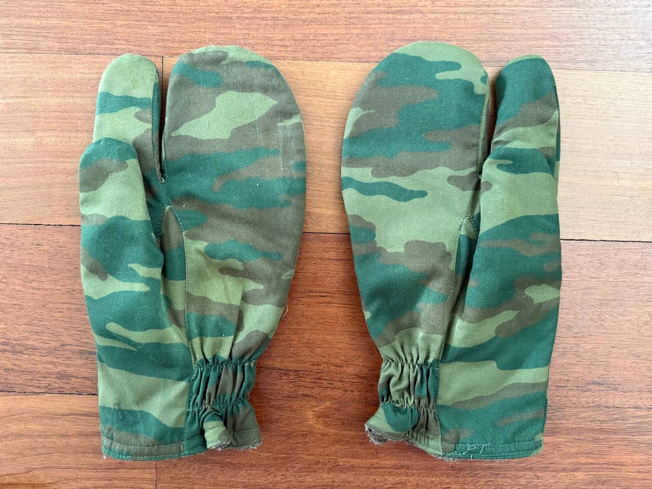 Russian Military VSR-98 Flora Mittens - Size M/L