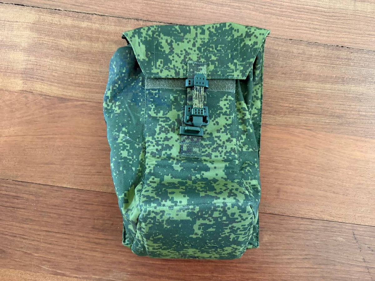 Russian Tekhinkom Tactical Gas Mask Pouch With Silent Clips - EMR Camo