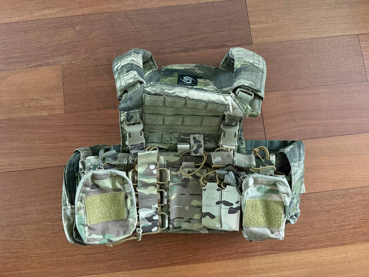 UR Tactical OPS Plate Carrier Vest + Ars Arma D3 Chest Rig - Set