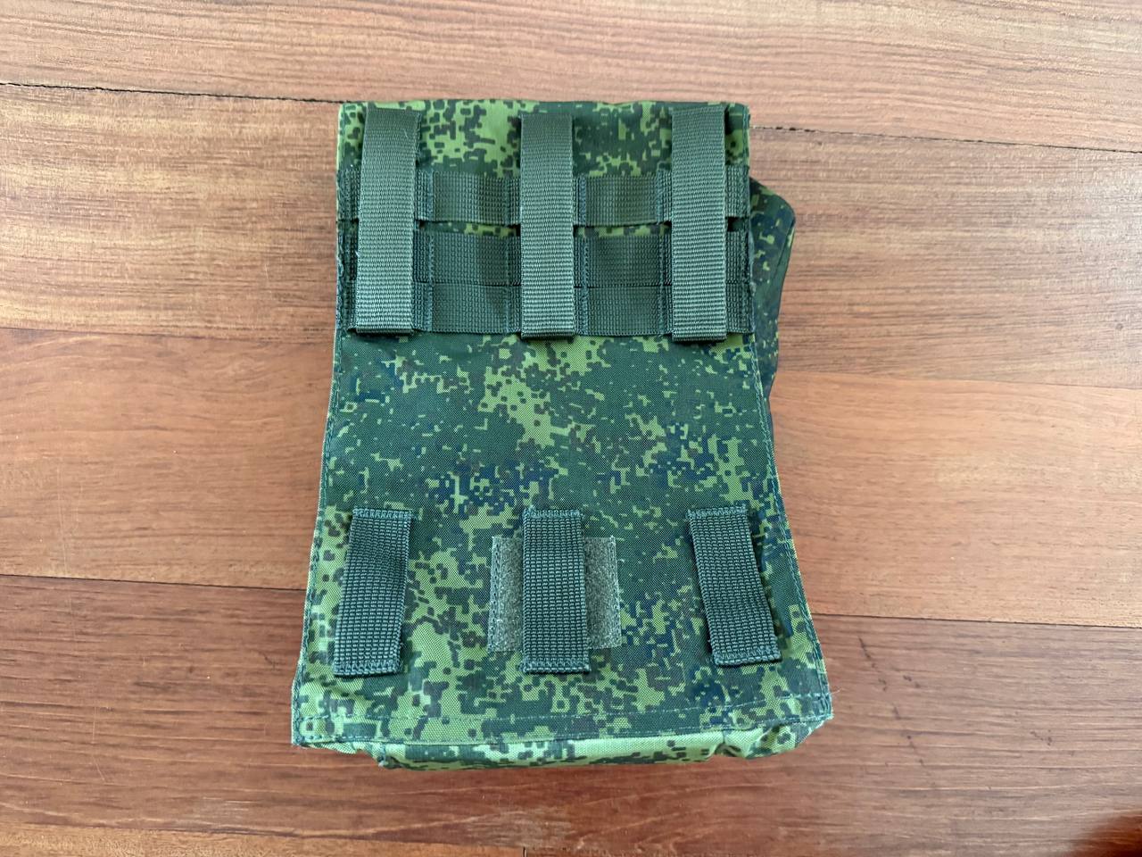 Russian Tekhinkom Tactical Gas Mask Pouch With Silent Clips - EMR Camo