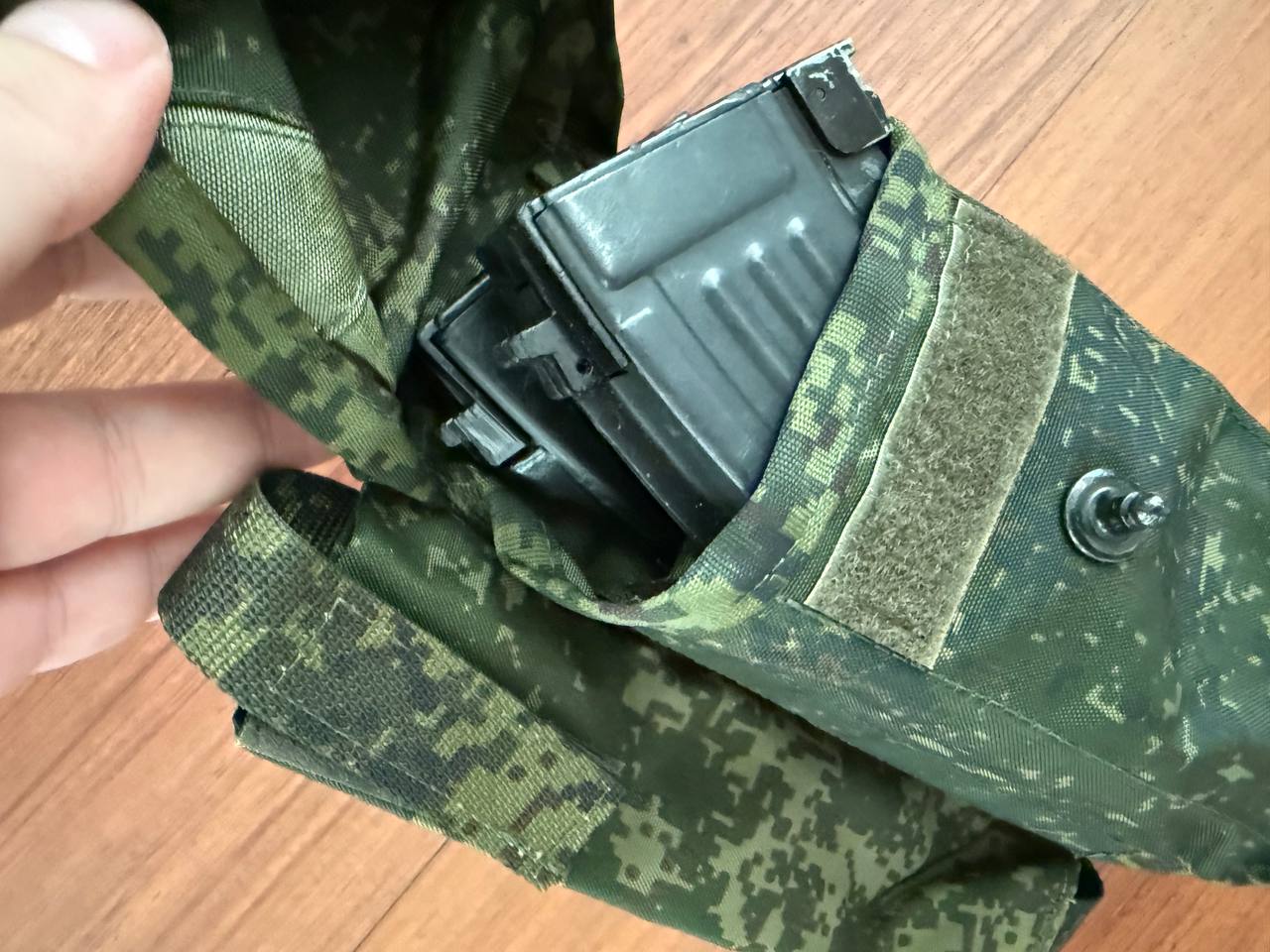 Russian Army Ratnik AK Dual Magazine Pouch with ROP Flare Pouch EMR Right-Handed