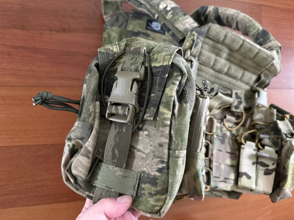 UR Tactical OPS Plate Carrier Vest + Ars Arma D3 Chest Rig - Set